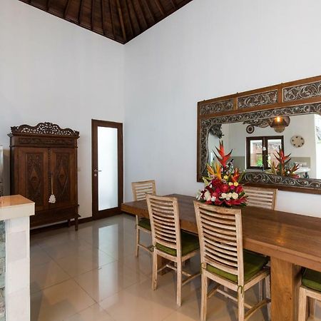 Villa Kamboja Five เซมินยัค ภายนอก รูปภาพ