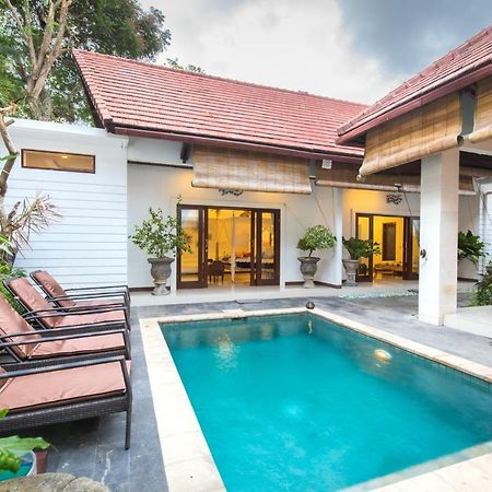 Villa Kamboja Five เซมินยัค ภายนอก รูปภาพ